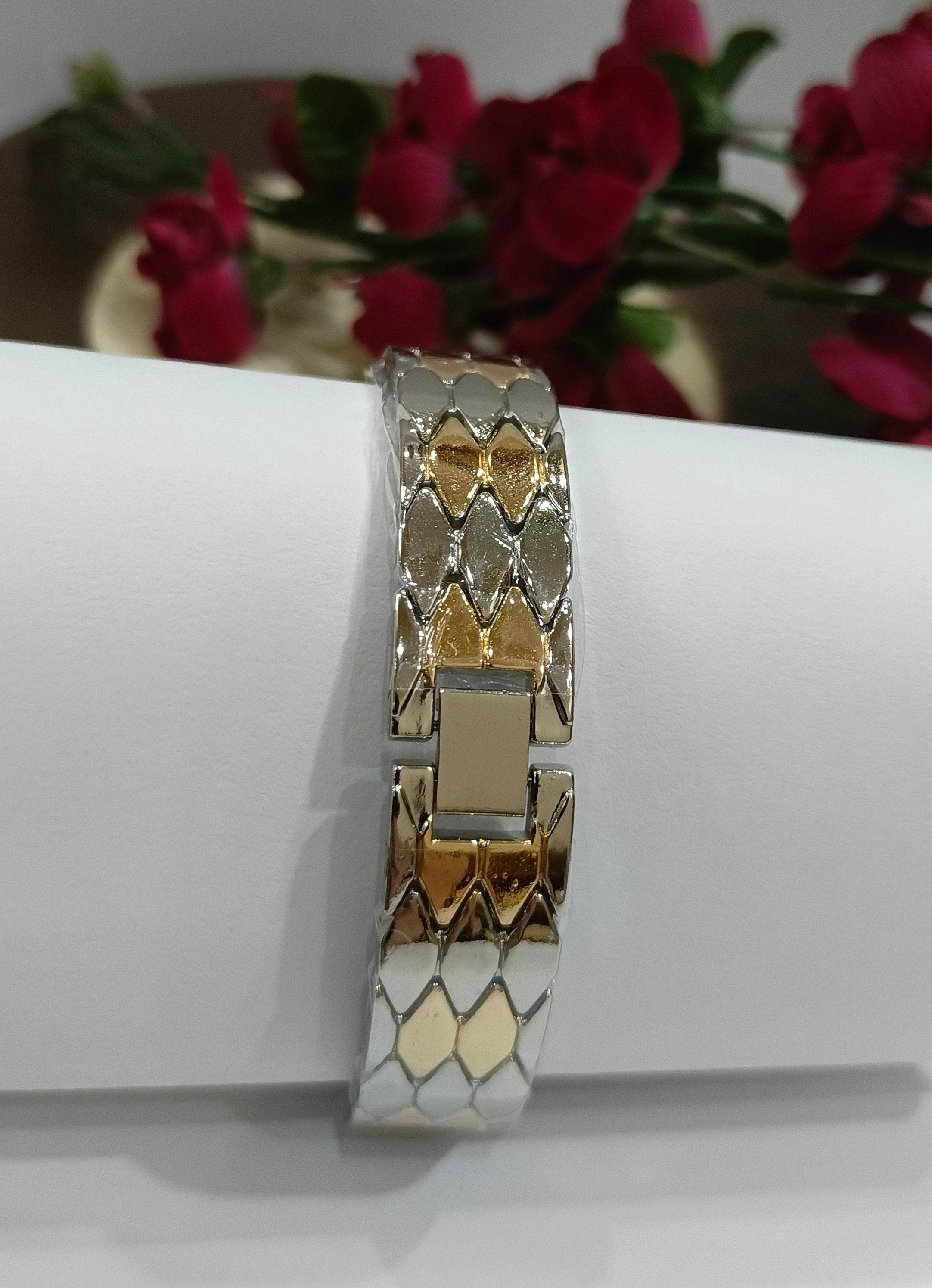True Worth Treadrop Shaped Watch